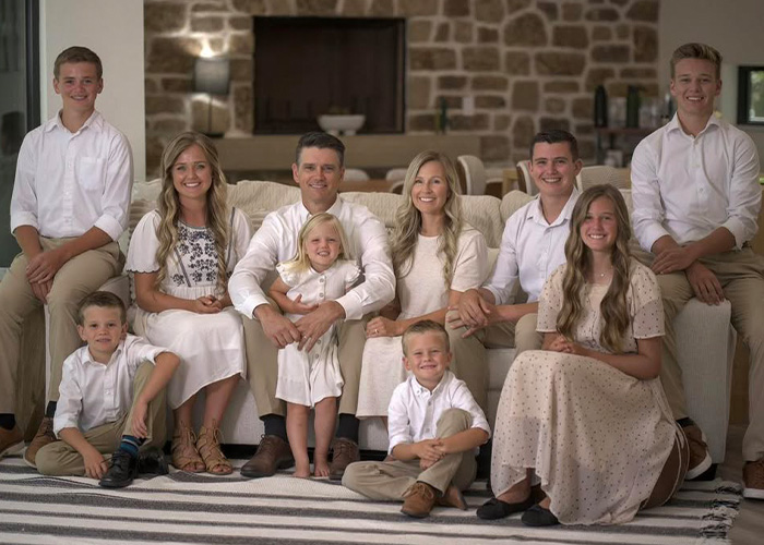 “Courageous” Girl Accusing Joseph Duggar Of Horrific Acts “Strong Enough To Share Her Story”