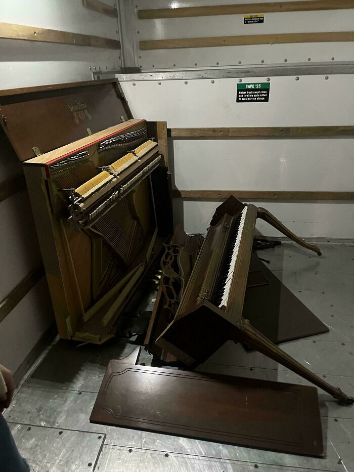 &ldquo;Decided To Fall Apart Before My Wedding&rdquo;: 59 Times Things Broke So Badly, It Looked Intentional