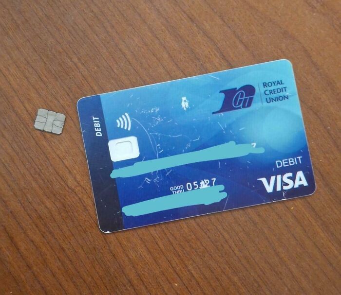 &ldquo;Decided To Fall Apart Before My Wedding&rdquo;: 59 Times Things Broke So Badly, It Looked Intentional