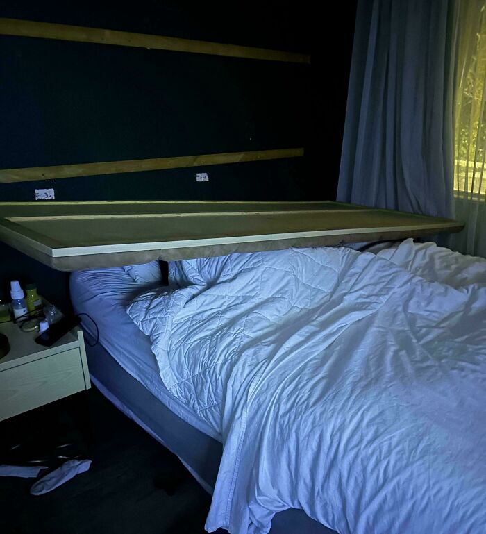 &ldquo;Decided To Fall Apart Before My Wedding&rdquo;: 59 Times Things Broke So Badly, It Looked Intentional