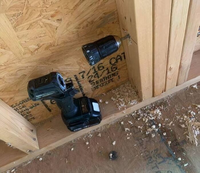 &ldquo;Decided To Fall Apart Before My Wedding&rdquo;: 59 Times Things Broke So Badly, It Looked Intentional