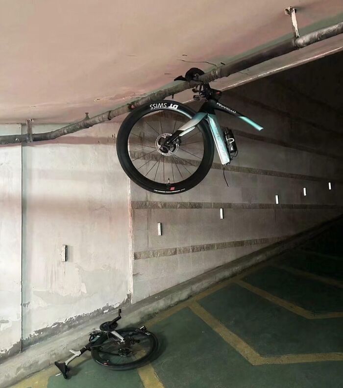 &ldquo;Decided To Fall Apart Before My Wedding&rdquo;: 59 Times Things Broke So Badly, It Looked Intentional