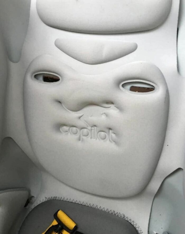 This Page Shared 60 Funny Pareidolia Pics That Prove Even Random Objects Have Personality