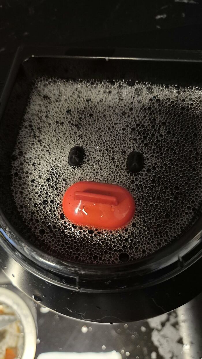 This Page Shared 60 Funny Pareidolia Pics That Prove Even Random Objects Have Personality