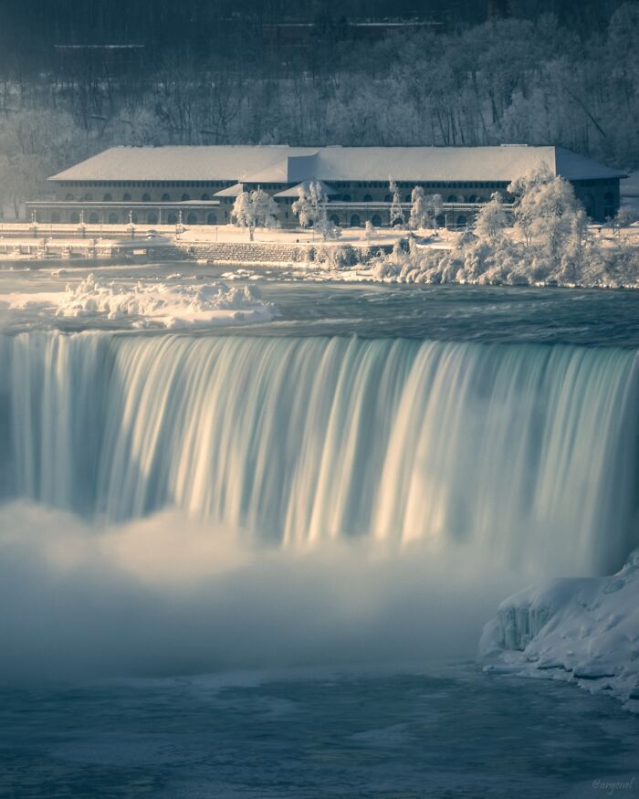 These 35 Top Photos From The 2026 Niagara Frozen Falls Contest Turn Niagara Into A Winter Dream