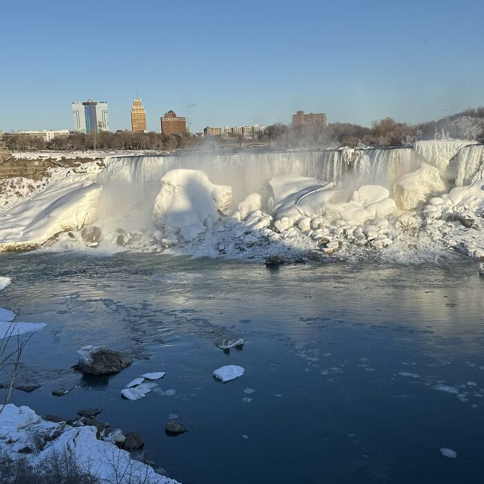 These 35 Top Photos From The 2026 Niagara Frozen Falls Contest Turn Niagara Into A Winter Dream