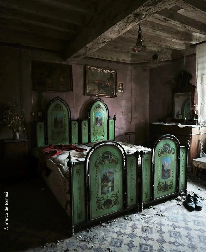 This Page Shared 55 Abandoned Spots That Look Straight Out Of A Post-Apocalyptic Movie