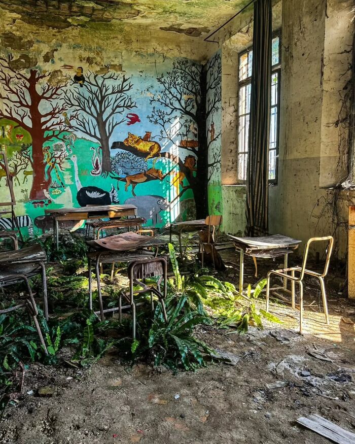 This Page Shared 55 Abandoned Spots That Look Straight Out Of A Post-Apocalyptic Movie