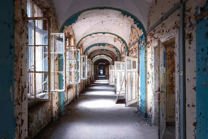 This Page Shared 55 Abandoned Spots That Look Straight Out Of A Post-Apocalyptic Movie