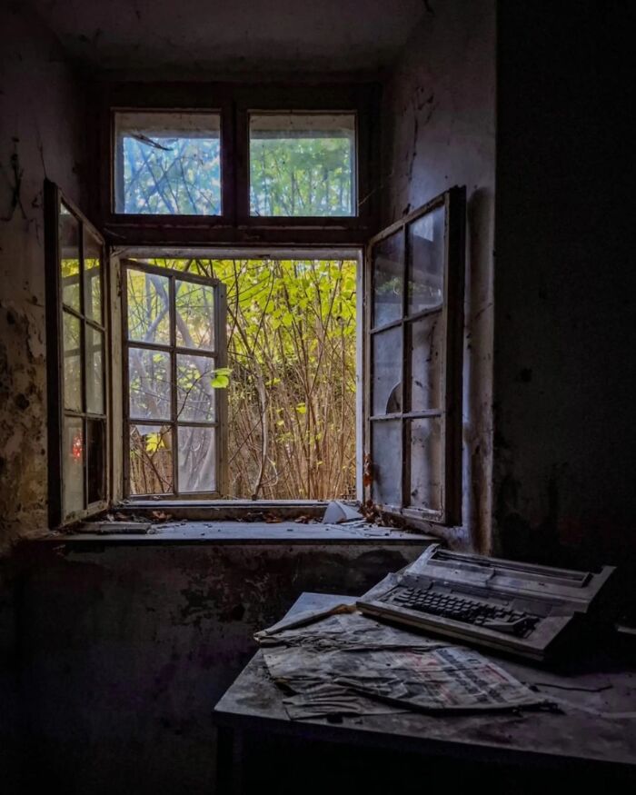 This Page Shared 55 Abandoned Spots That Look Straight Out Of A Post-Apocalyptic Movie