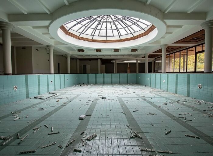 This Page Shared 55 Abandoned Spots That Look Straight Out Of A Post-Apocalyptic Movie