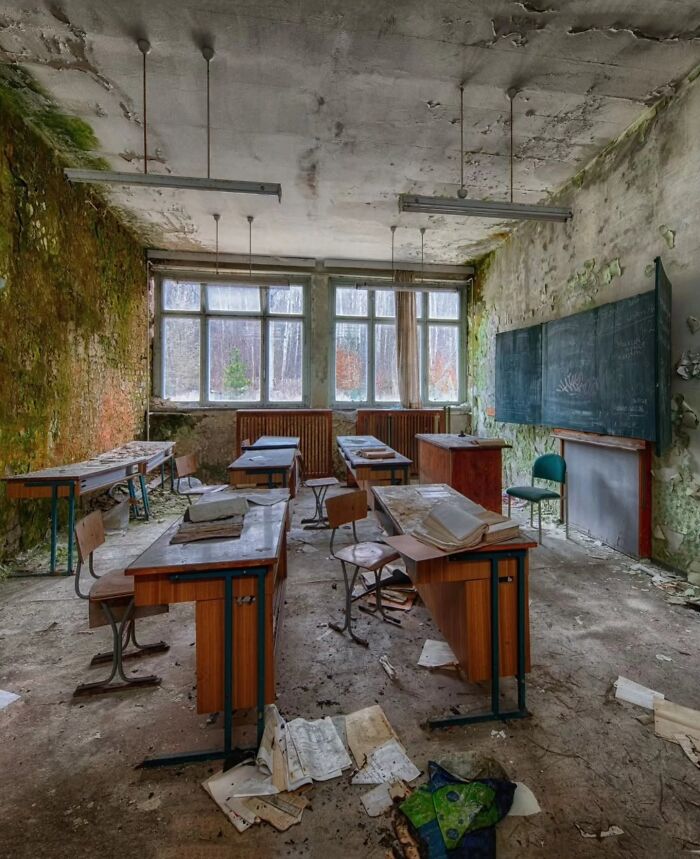 This Page Shared 55 Abandoned Spots That Look Straight Out Of A Post-Apocalyptic Movie