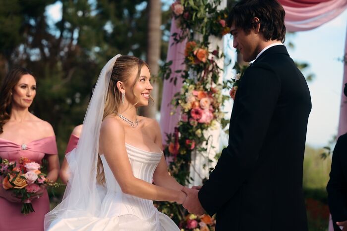 “Quite Unclassy”: Fans Trash Sydney Sweeney&rsquo;s ‘Euphoria’ Wedding Over One Detail