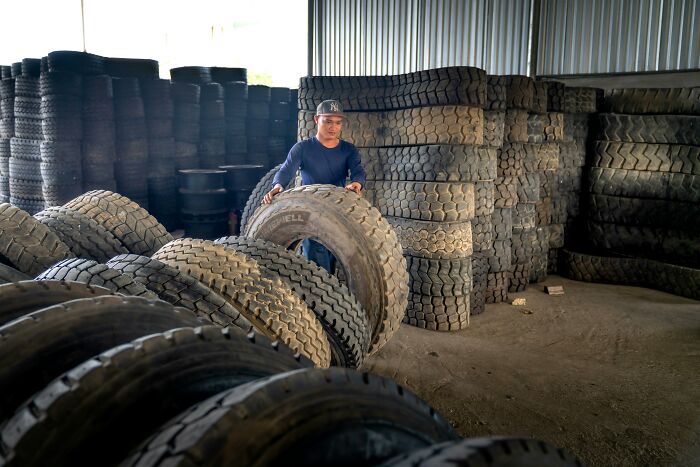 79 People Are Revealing The Most Unhinged Crimes Their Families Ever Committed