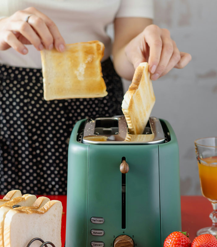 Husband Blows Up At Wife When She Confronts Him About Having To Cook Breakfast For His Colleagues