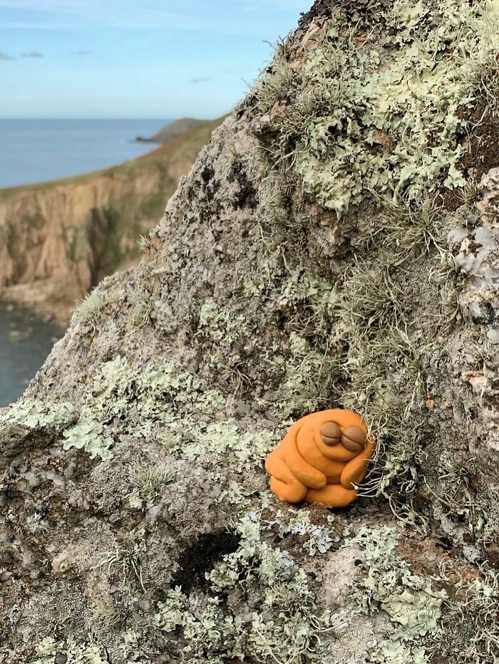 This Artist Hand-Sculpts Adorably Wonky Creatures With Their Own Personalities (50 Pics)