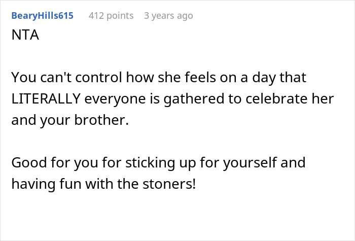 Groom Throws Out His Own Sis From The Wedding, Mad She Won&rsquo;t Change The Dress His Own Bride Picked