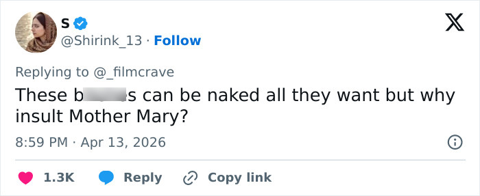 Anne Hathaway Steps In To Help Michaela Coel Dodge Wardrobe Malfunction On The Red Carpet