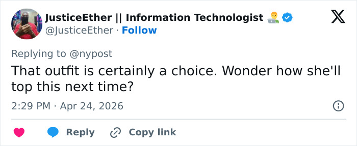 Anne Hathaway Steps In To Help Michaela Coel Dodge Wardrobe Malfunction On The Red Carpet