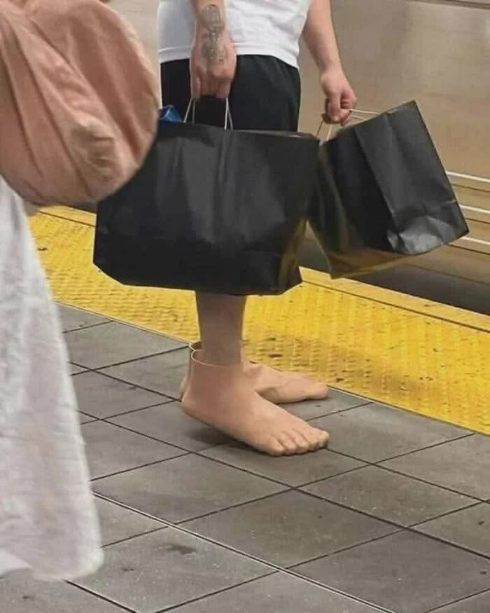 77 Weird Images That Made People Go &ldquo;Hmmm&rdquo; And Then Lived In Their Minds Rent-Free (New Pics)