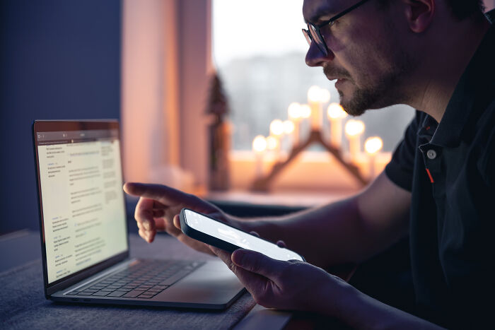 105 Stories About People Accidentally Finding Out They Were Being Cheated On