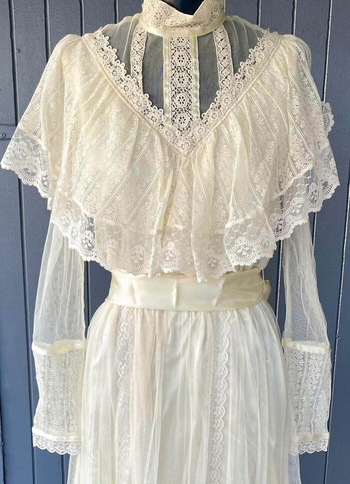 &ldquo;This Gold Bar&rdquo;: 53 Suspiciously Good Things People Actually Found In The Goodwill Bins (New Pics)