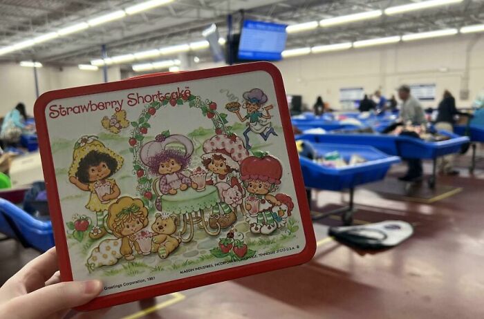 &ldquo;This Gold Bar&rdquo;: 53 Suspiciously Good Things People Actually Found In The Goodwill Bins (New Pics)