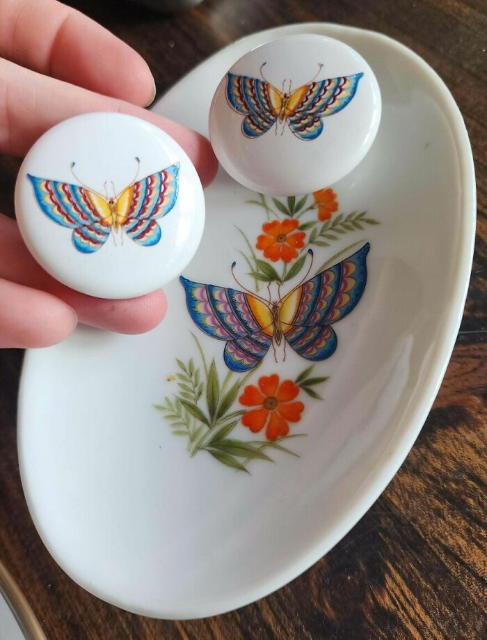 &ldquo;This Gold Bar&rdquo;: 53 Suspiciously Good Things People Actually Found In The Goodwill Bins (New Pics)