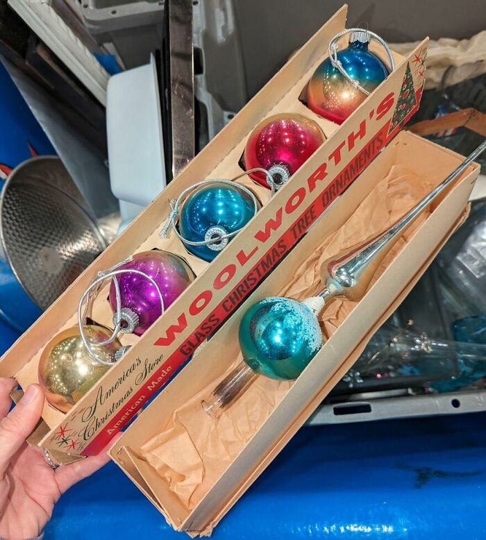 &ldquo;This Gold Bar&rdquo;: 53 Suspiciously Good Things People Actually Found In The Goodwill Bins (New Pics)