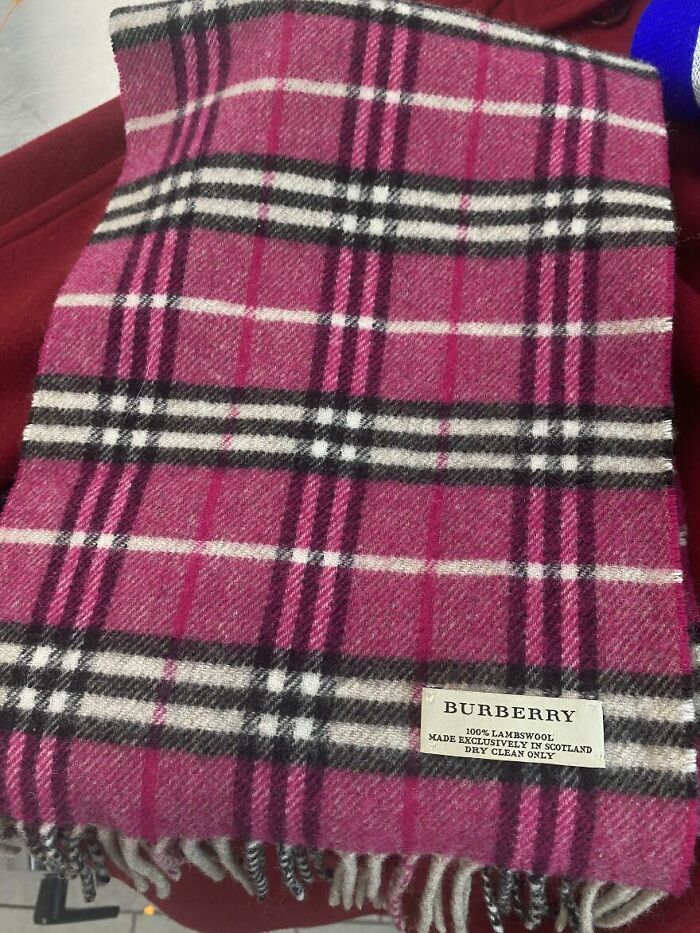 &ldquo;This Gold Bar&rdquo;: 53 Suspiciously Good Things People Actually Found In The Goodwill Bins (New Pics)