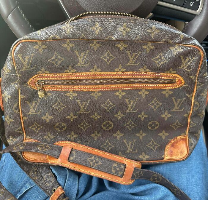 &ldquo;This Gold Bar&rdquo;: 53 Suspiciously Good Things People Actually Found In The Goodwill Bins (New Pics)