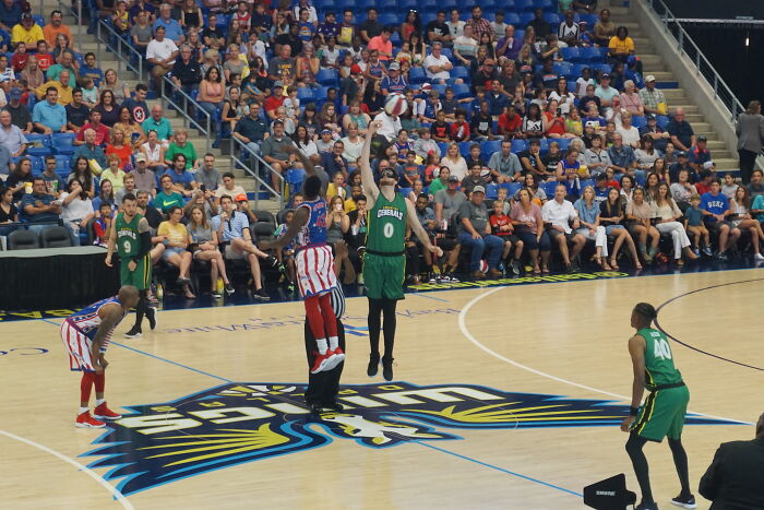 &ldquo;God Bless America&rdquo;: 71 People Who Were Once Rich Share How They Lost Everything