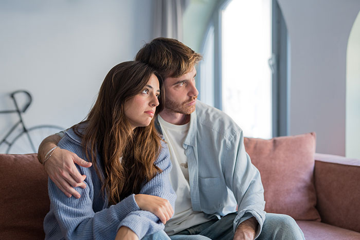 Guy Says “No Degree, No Ring,” Annoyed GF Just Wants The Promise That Their Relationship Is Solid