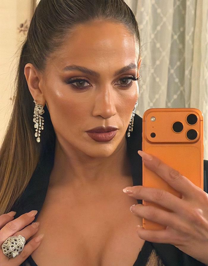 “Still Desperate For Relevance”: 56YO Jennifer Lopez&rsquo;s Gym Photo Sparks Intense Backlash And Online Debate