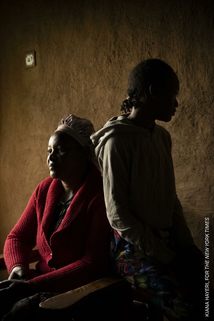 37 Powerful Photos From The 2026 World Press Photo Contest That Capture Our World Today