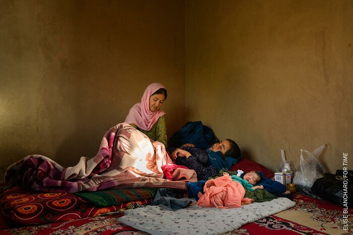 37 Powerful Photos From The 2026 World Press Photo Contest That Capture Our World Today