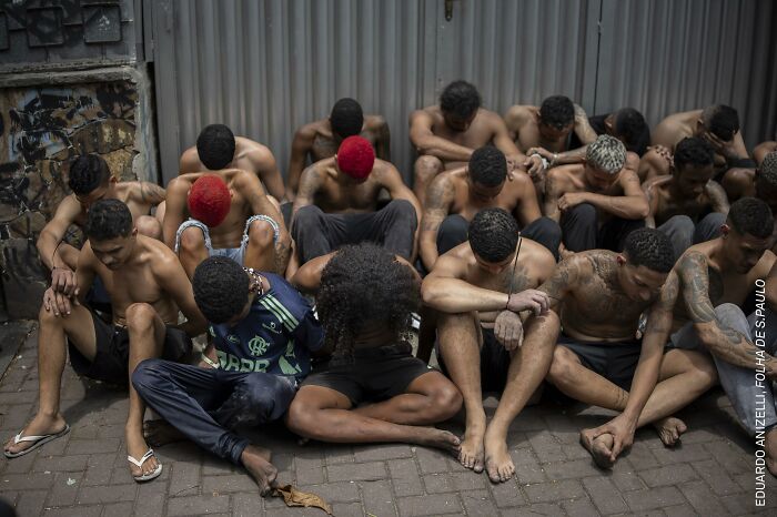 37 Powerful Photos From The 2026 World Press Photo Contest That Capture Our World Today