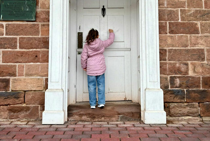 &ldquo;They Thought I Was Crazy&rdquo;: 77 Creepy Incidents That Made People Believe In The Paranormal