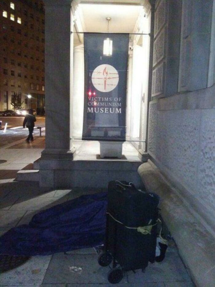 These 75 Screenshots Show How Dystopic Our Society Already Is, And It’s Terrifying (New Pics)