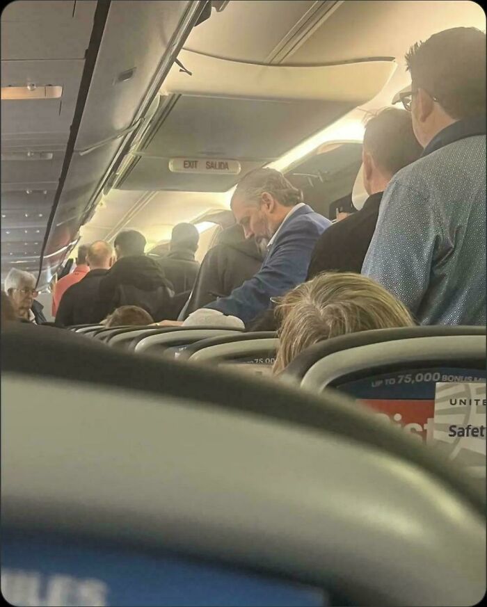 These 75 Screenshots Show How Dystopic Our Society Already Is, And It’s Terrifying (New Pics)