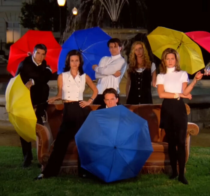 Lisa Kudrow Makes Scathing Claims about The ‘Friends’ Writers