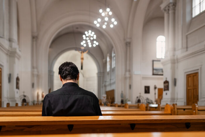 29 Former Priests And Nuns Share The Breaking Points That Made Them Leave The Church