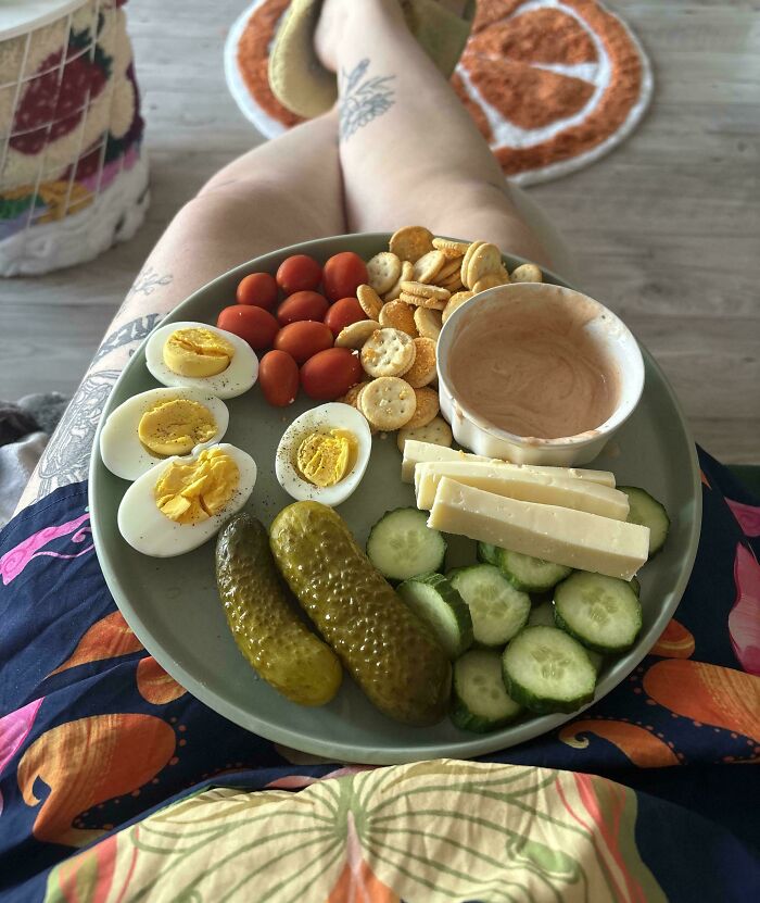 59 Girl Dinner Pics That Come With A Side Of Stories We Were Not Prepared For