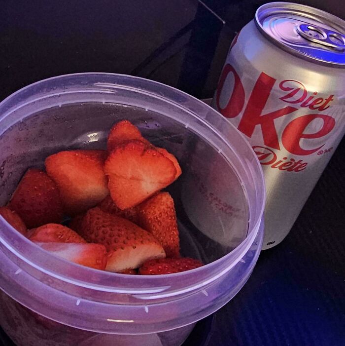 59 Girl Dinner Pics That Come With A Side Of Stories We Were Not Prepared For