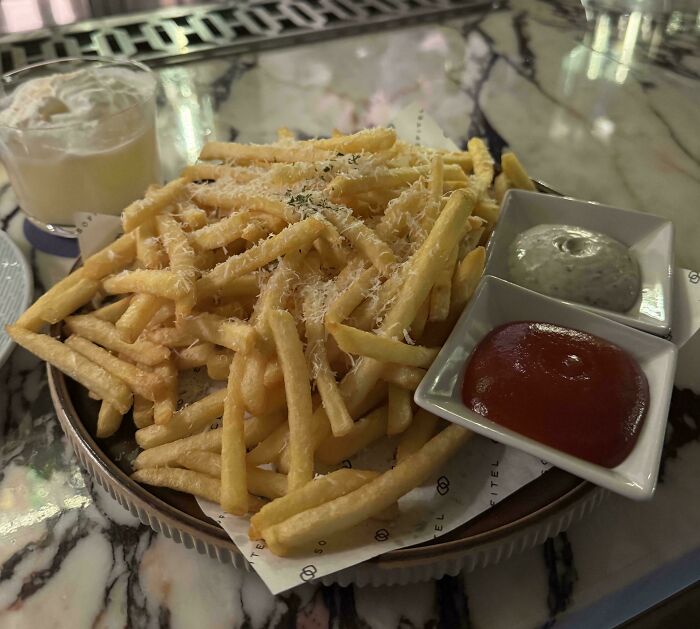 59 Girl Dinner Pics That Come With A Side Of Stories We Were Not Prepared For