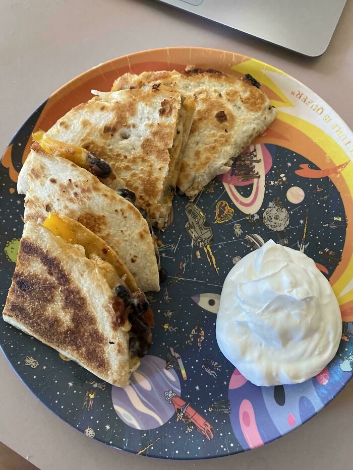 59 Girl Dinner Pics That Come With A Side Of Stories We Were Not Prepared For