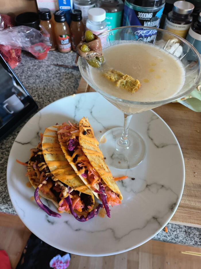 59 Girl Dinner Pics That Come With A Side Of Stories We Were Not Prepared For