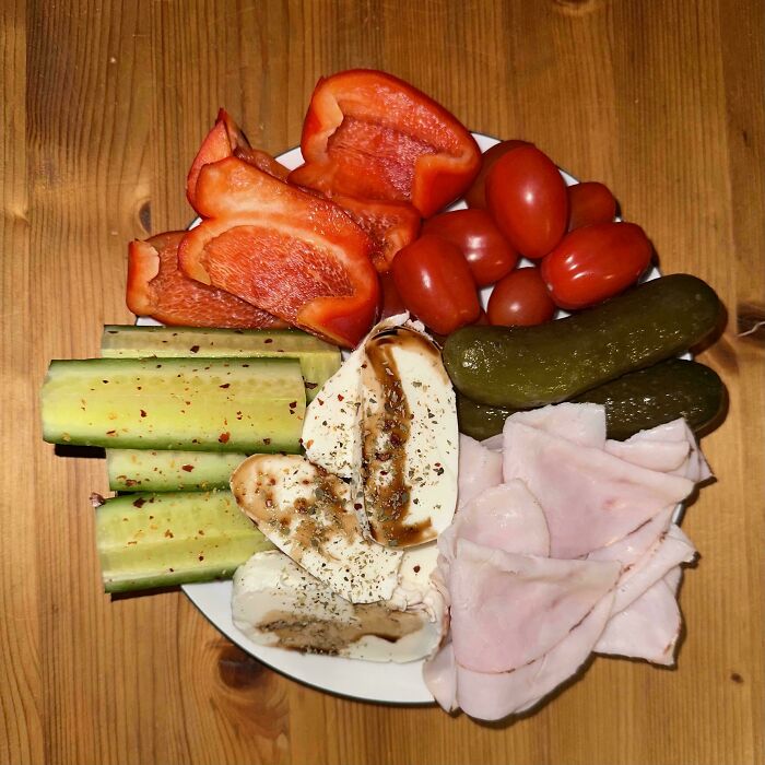 59 Girl Dinner Pics That Come With A Side Of Stories We Were Not Prepared For