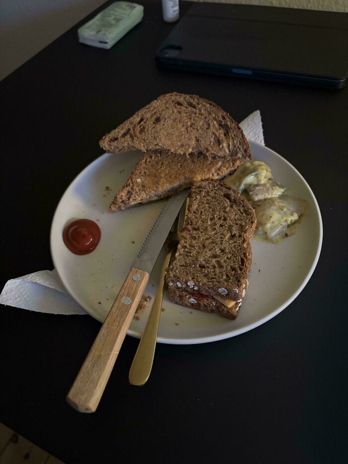 59 Girl Dinner Pics That Come With A Side Of Stories We Were Not Prepared For