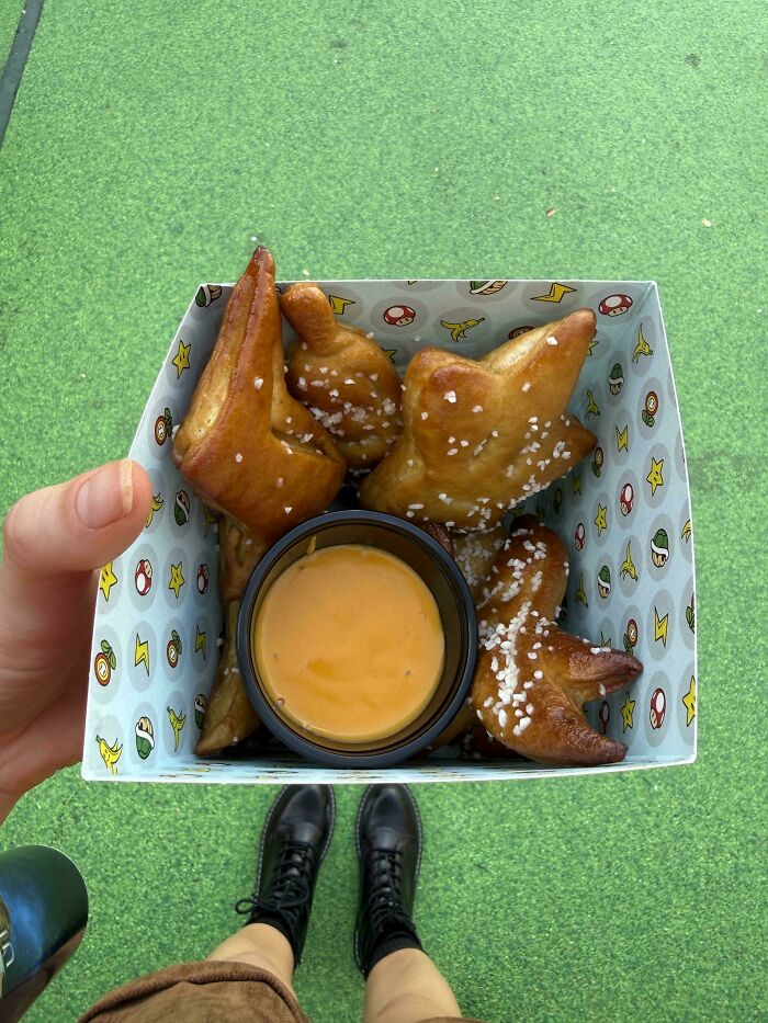 59 Girl Dinner Pics That Come With A Side Of Stories We Were Not Prepared For